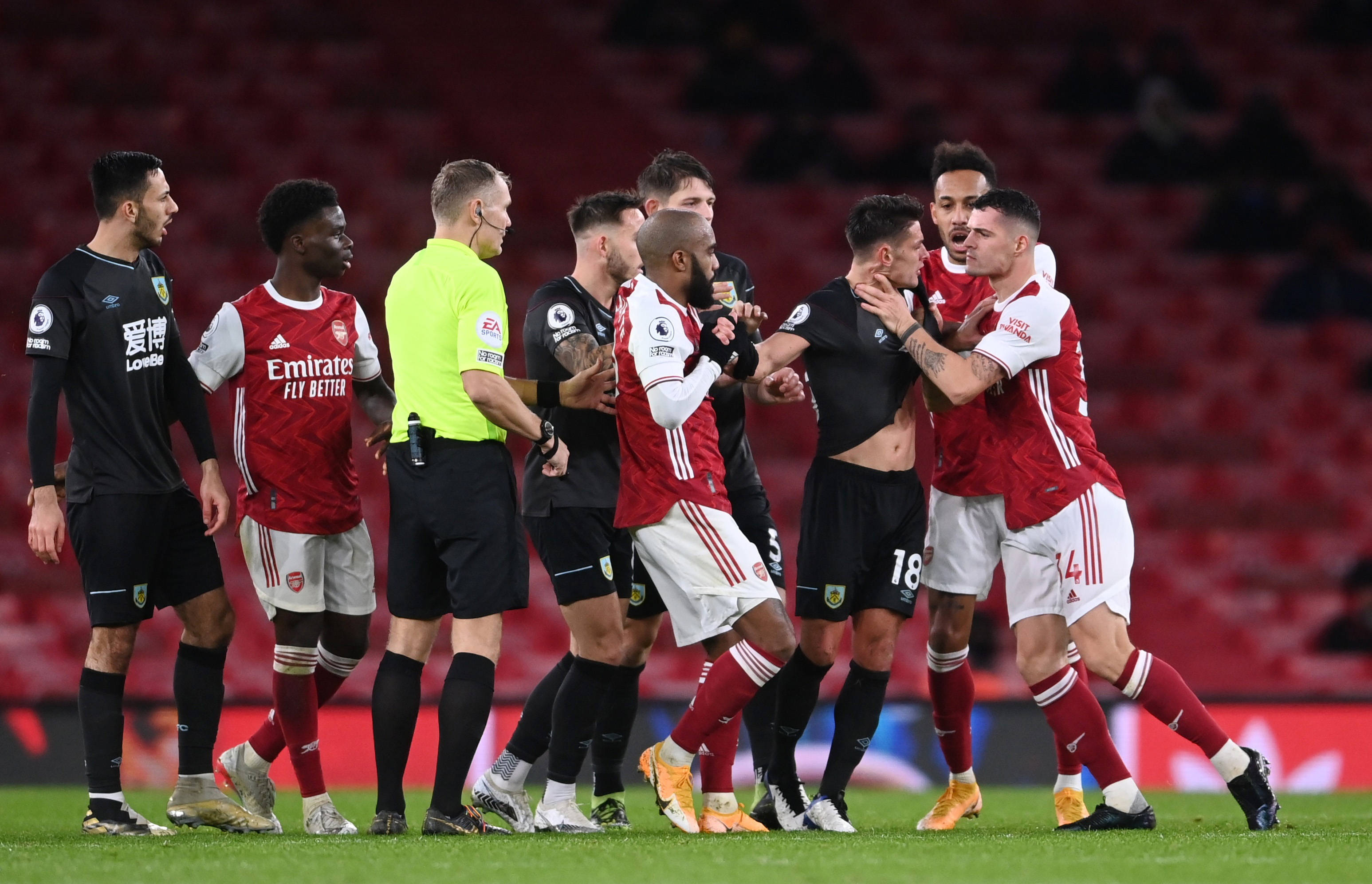 垫上拉伸训 垫上拉伸训